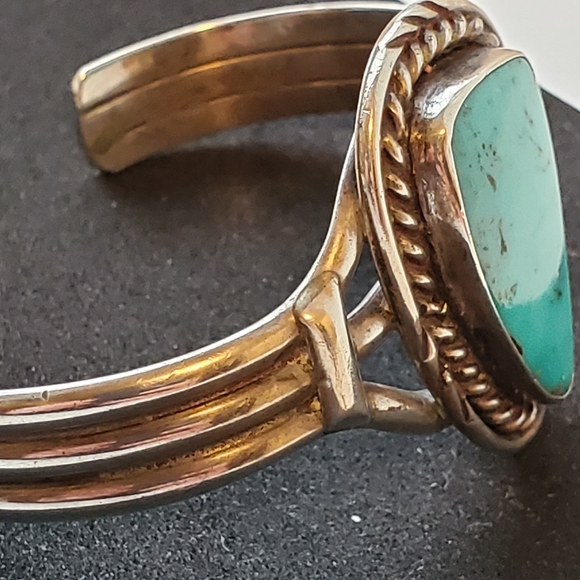 Vintage Native American Navajo Turquoise Silver Bracelet Cuff - Picture 5 of 14